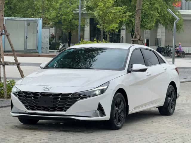 HUYNDAI ELANTRA