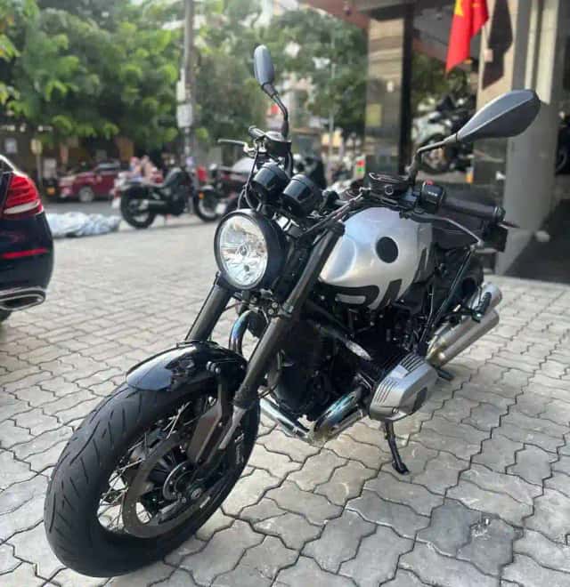 BMW R-NINE-T