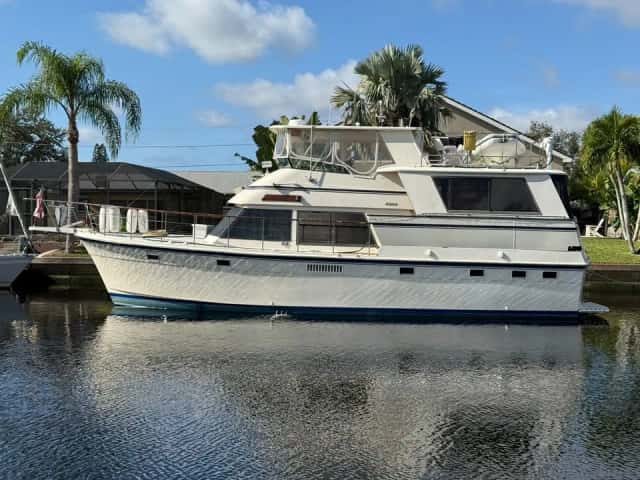CABIN MOTOR YACHT