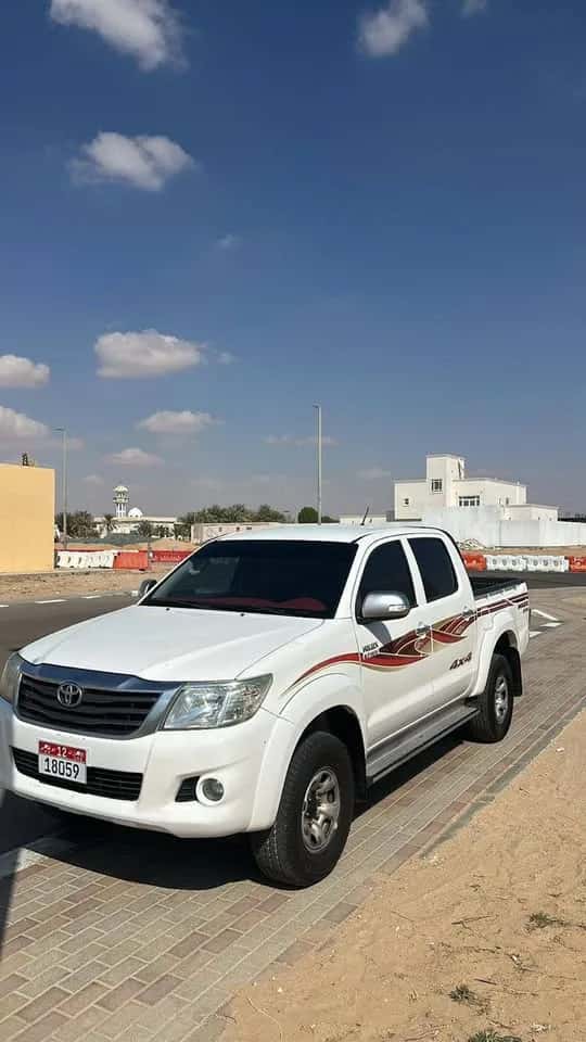 TOYOTA HILUX