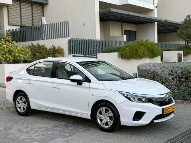 VEHICLE NAME: HONDA CITY, OMAN AGENCY
AGENCY SERVICED
MODEL: 2021
CYLINDER: 4-CYLINDER
EXTERIOR COLOR: WHITE
INTERIOR COLOR: BEIGE
SEAT TYPE: CLOTH
MILEAGE: ONLY 93,000 KM
2 AGENCY KEYS
INSURANCE AND REGISTRATION FOR ONE YEAR
RECORDER TYPE: AGENCY RECORDE
