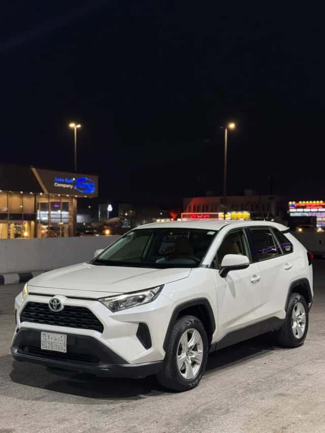 RAV FOUR 2021
