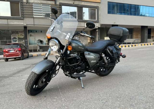 KEEWAY SUPERLIGHT 200CC