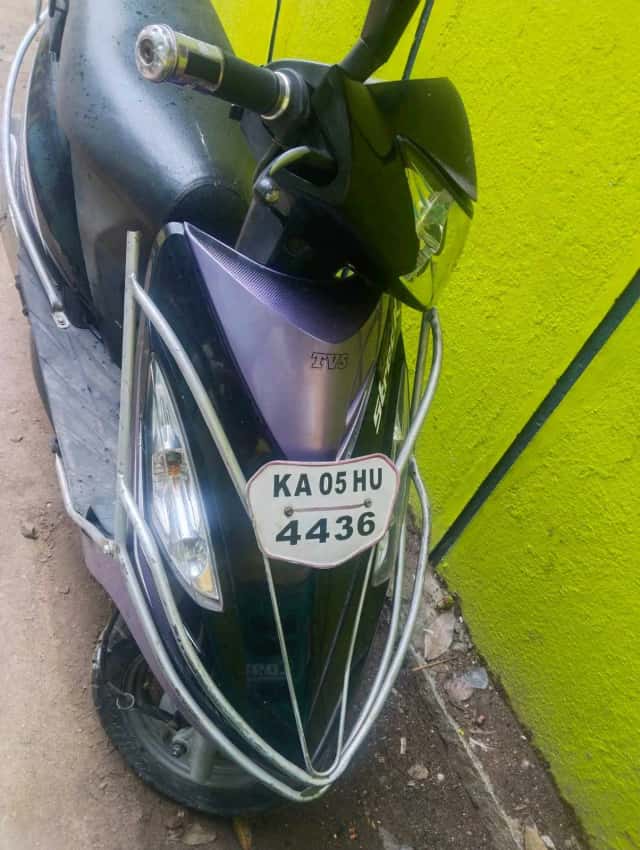 HI SELLING MY TVS STREEK