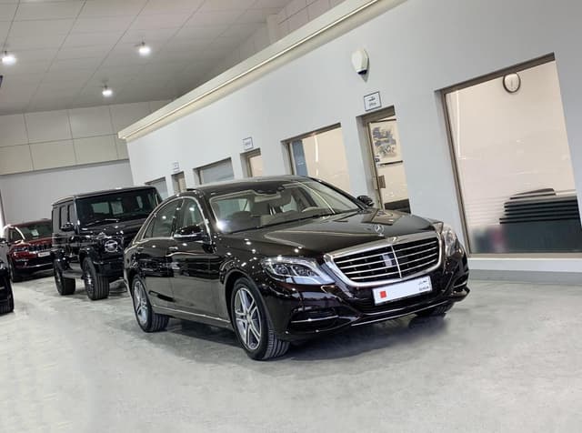 Mercedes Benz S400 (90,000 Kms)