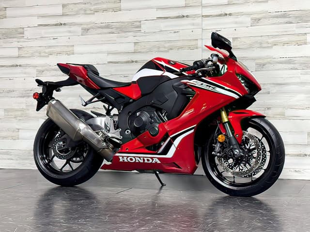 2021 Honda CBR 1000RR(+971561943867)