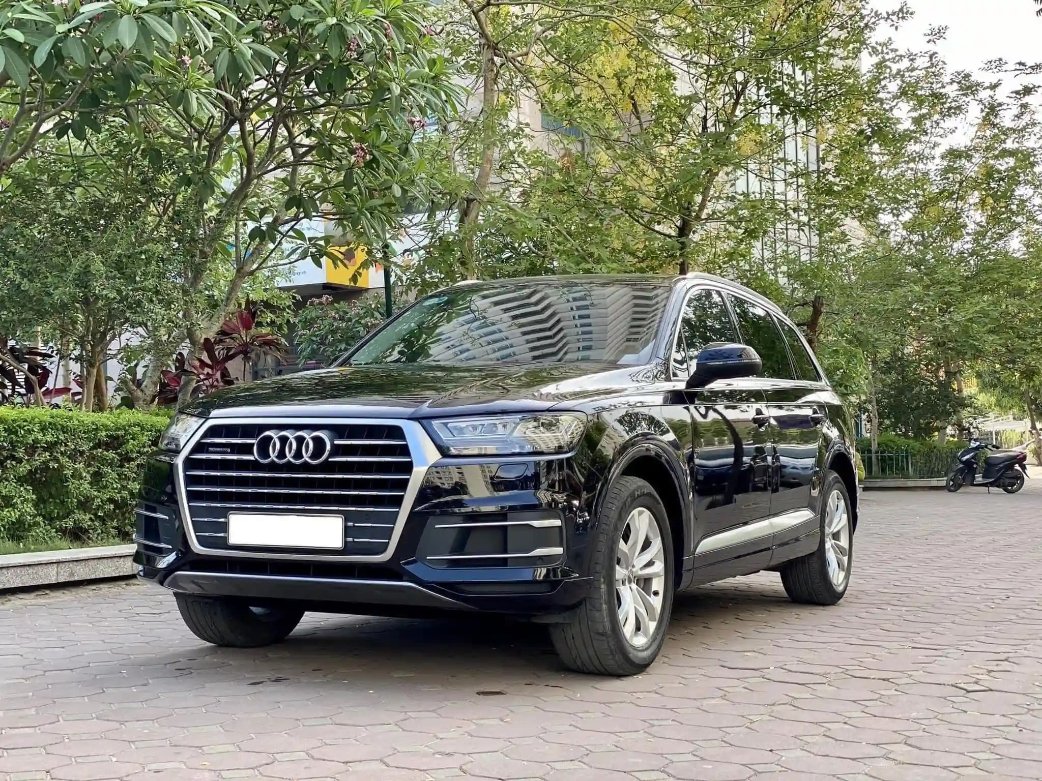 AUDI Q7 photo 1