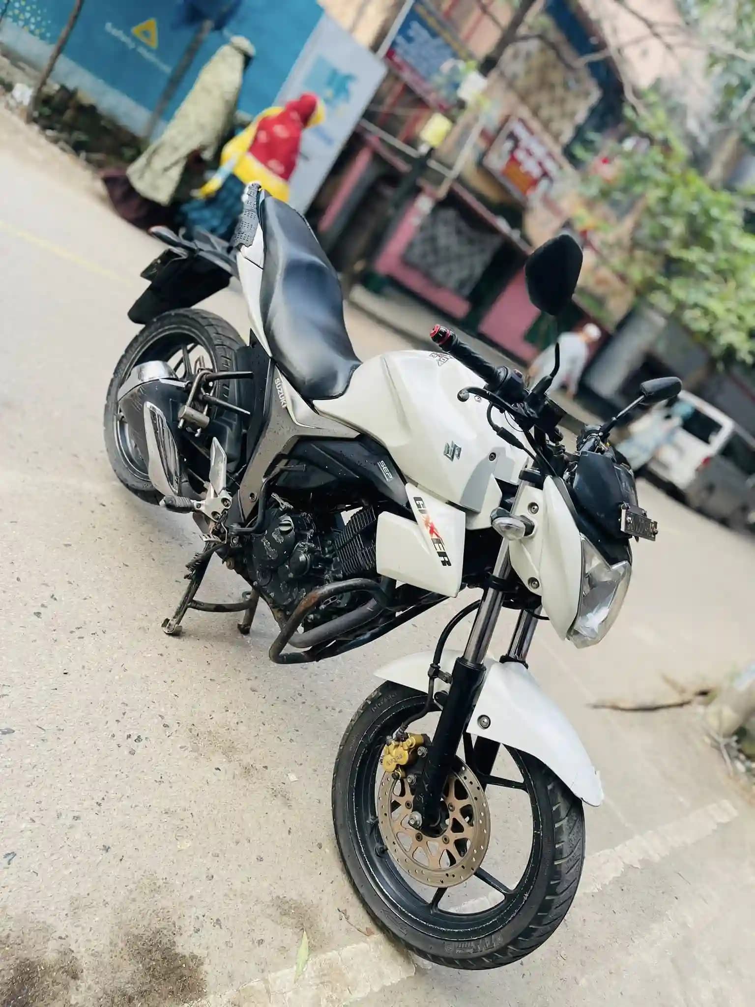 SUZUKI GIXXER 2016 photo 1