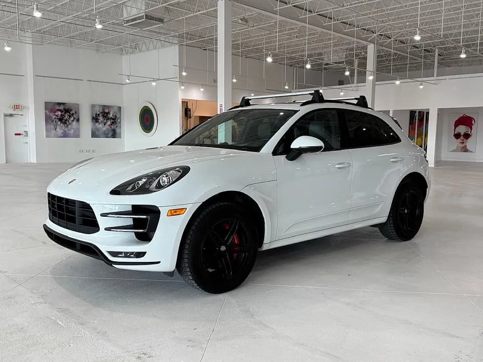 PORSCHE MACAN TURBO SUV photo 1