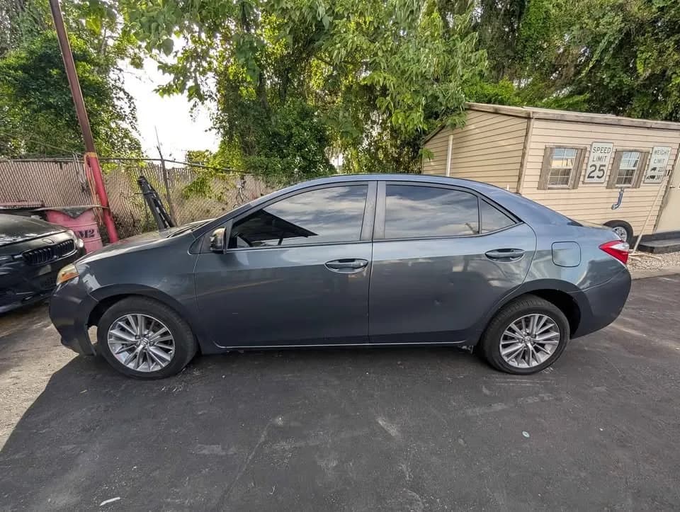 TOYOTA COROLLA photo 1