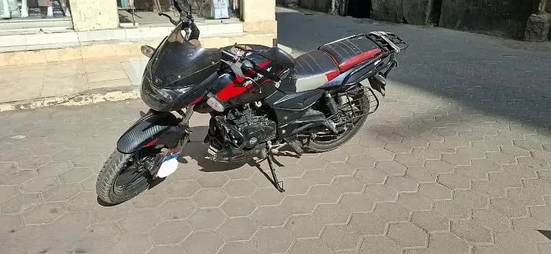 BAJAJ PULSAR 2022 photo 1