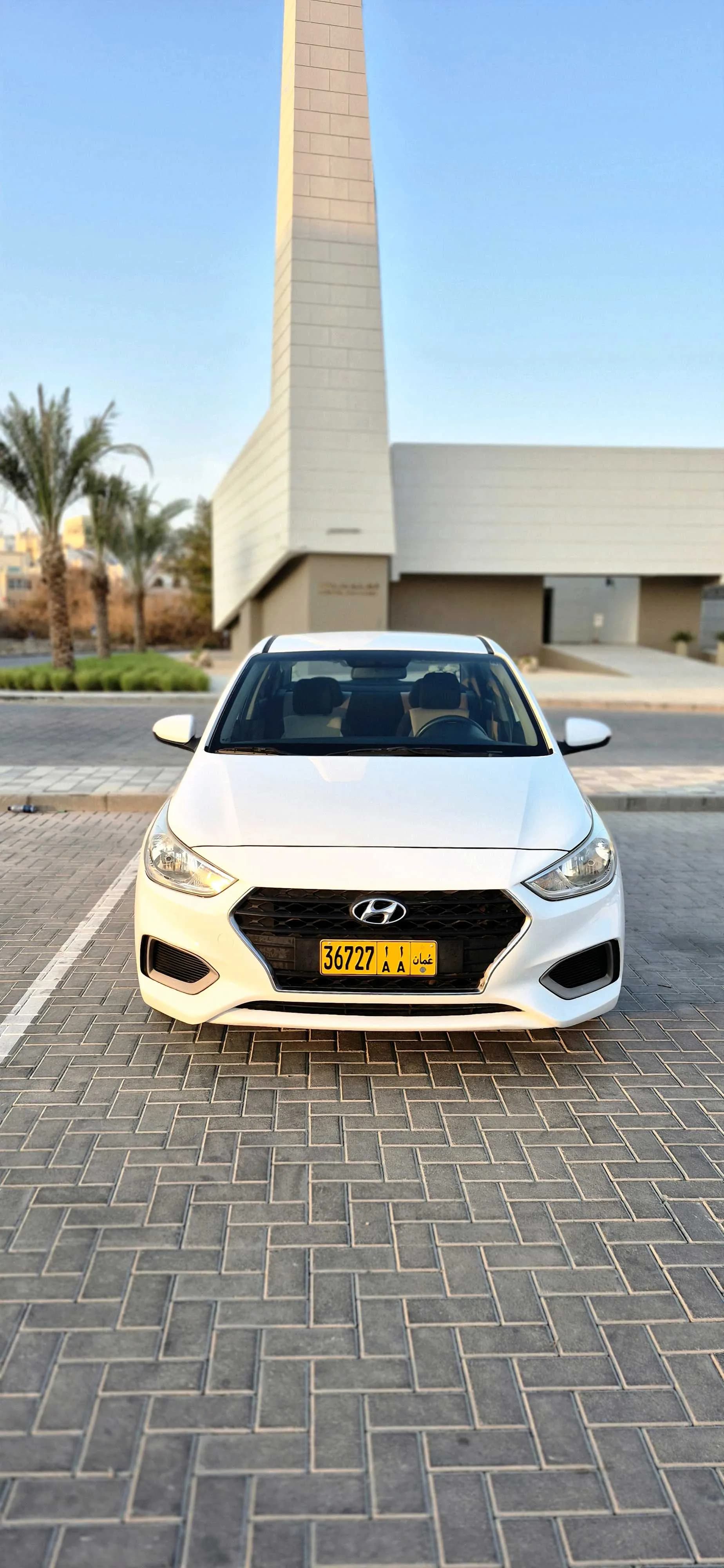 HYUNDAI ACCENT photo 1