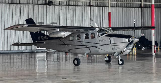 CESSNA P210N