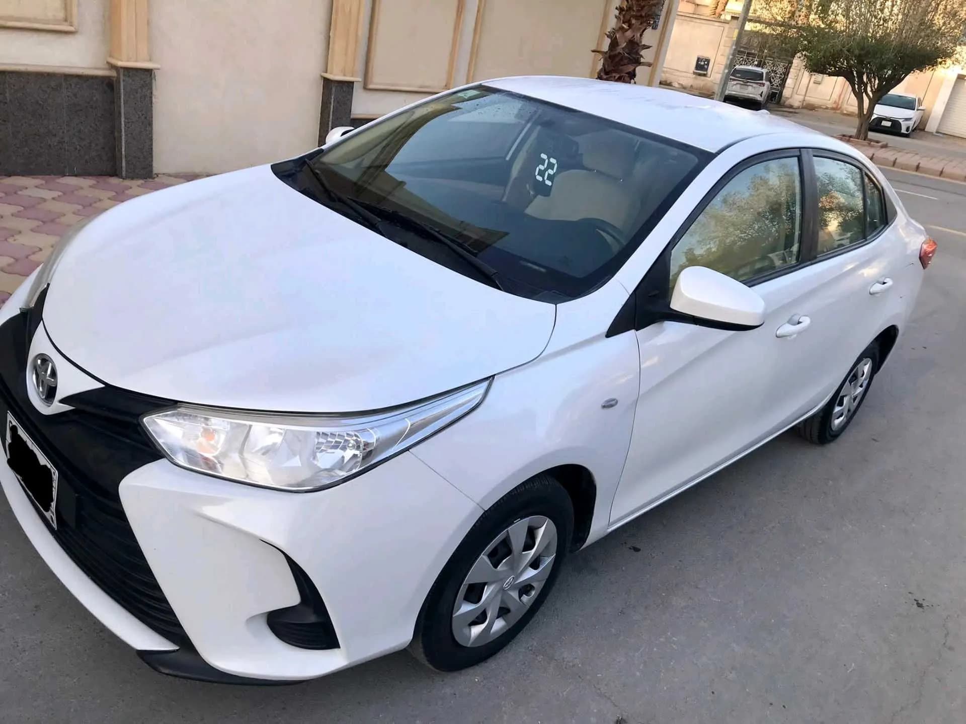 TOYOTA YARIS MID 2022 OPTION ENG SIZE 2022 photo 1