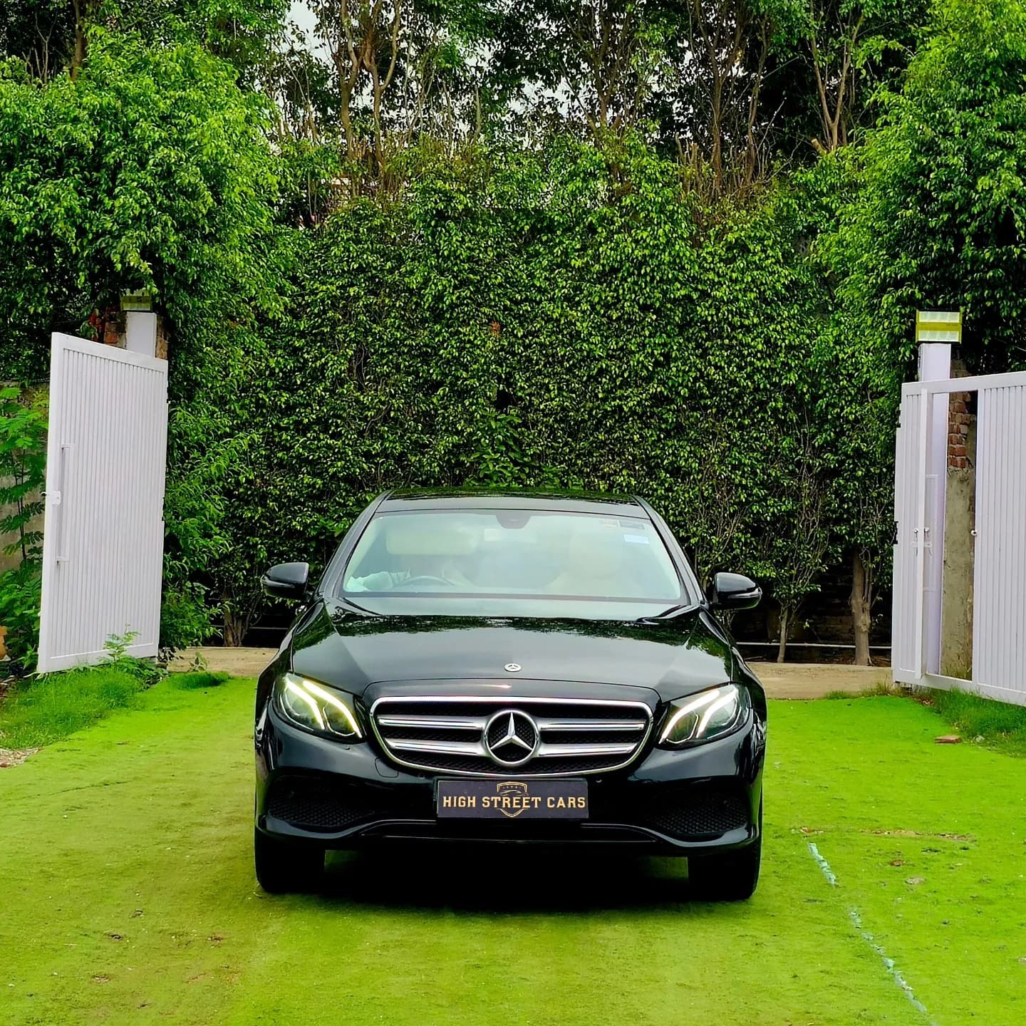 MERCEDES E200 EXCLUSIVE photo 1