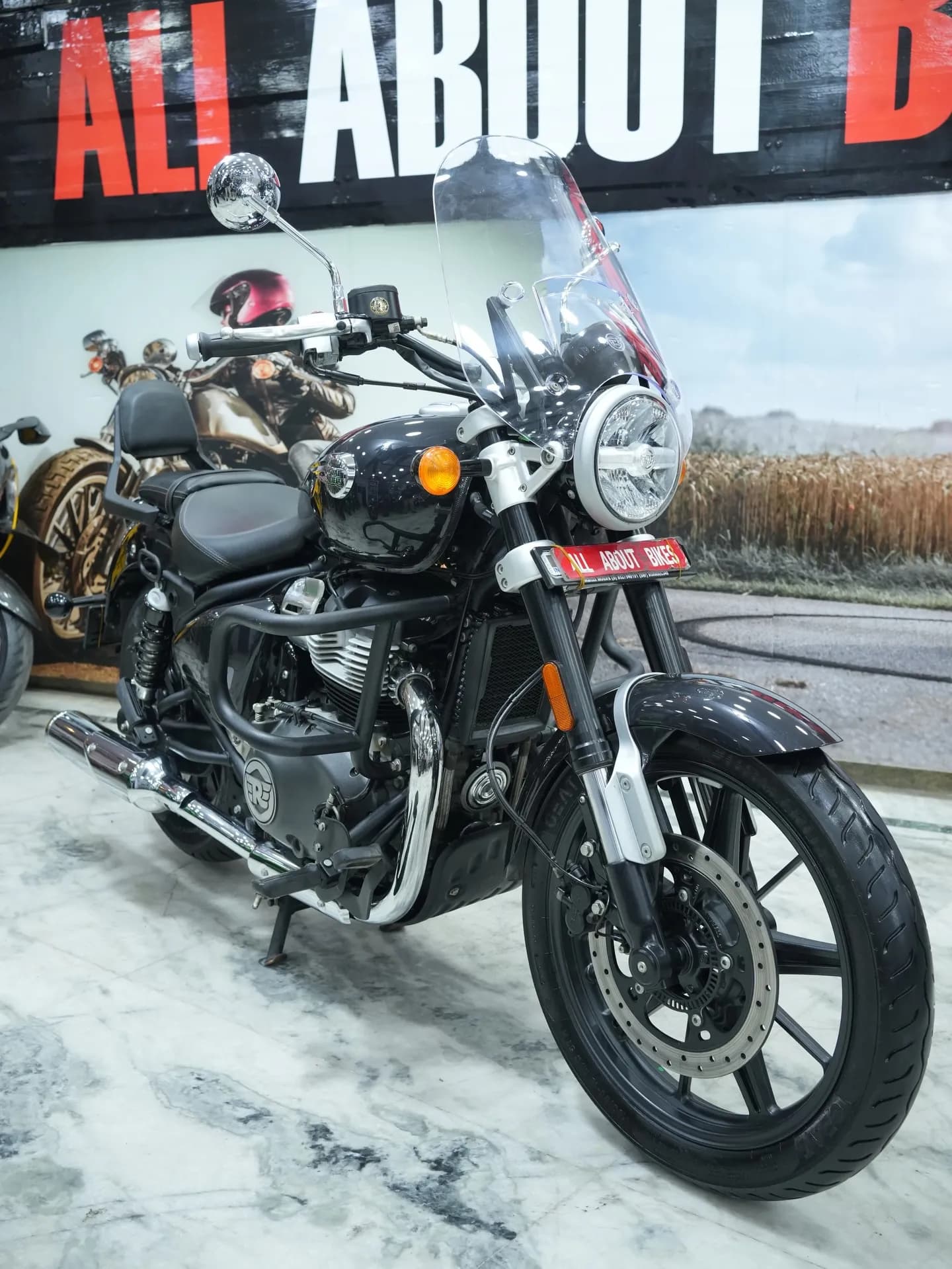 ROYAL ENFIELD SUPER METEOR 650 photo 1