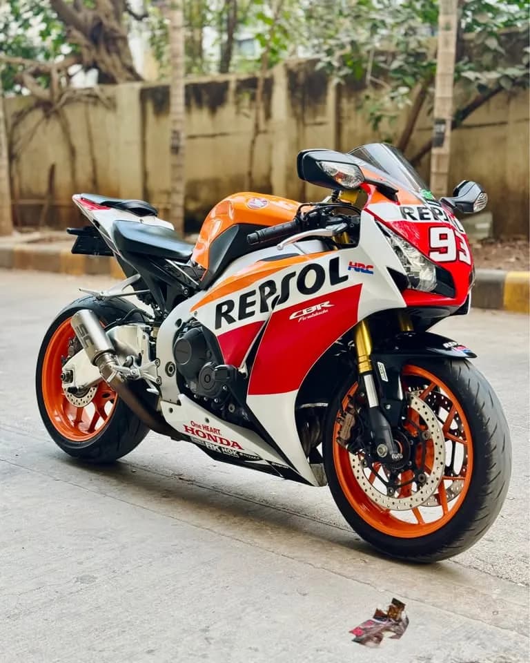 HONDA CBR 1000RR photo 1