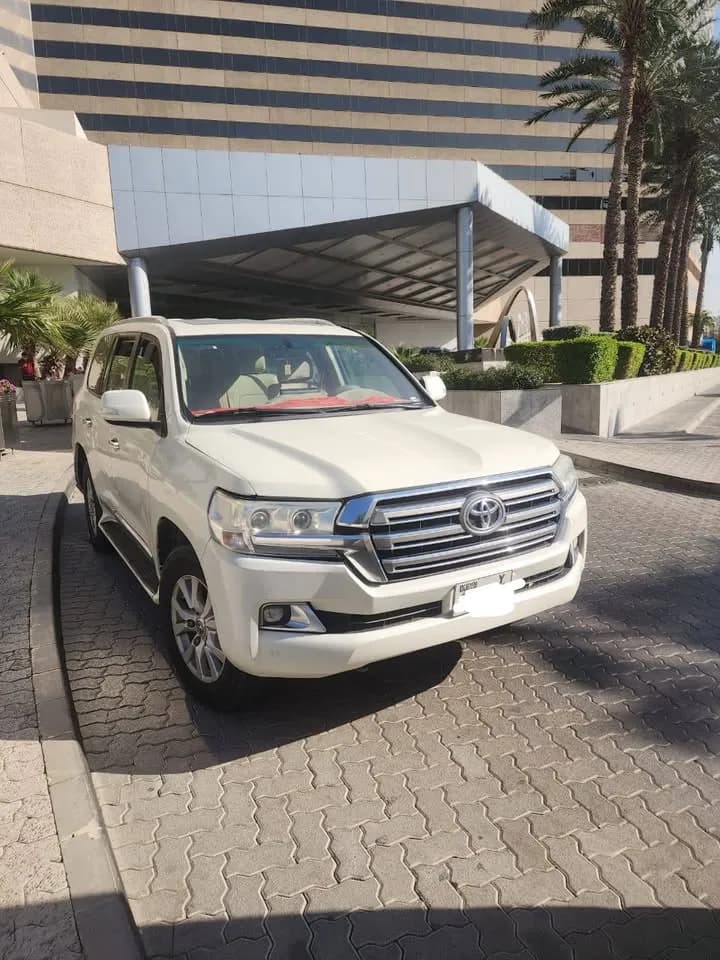 LAND CRUISER photo 1