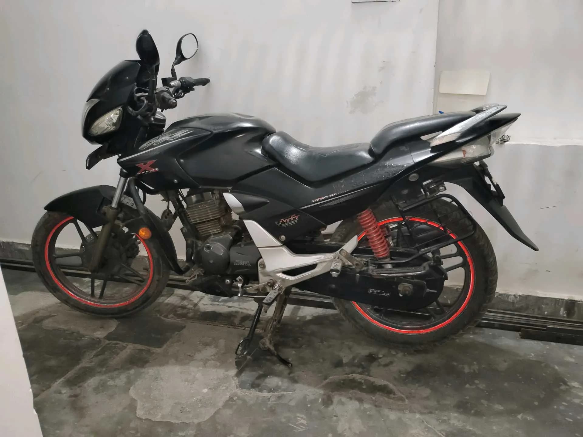CBZ XTREME 150CC photo 1