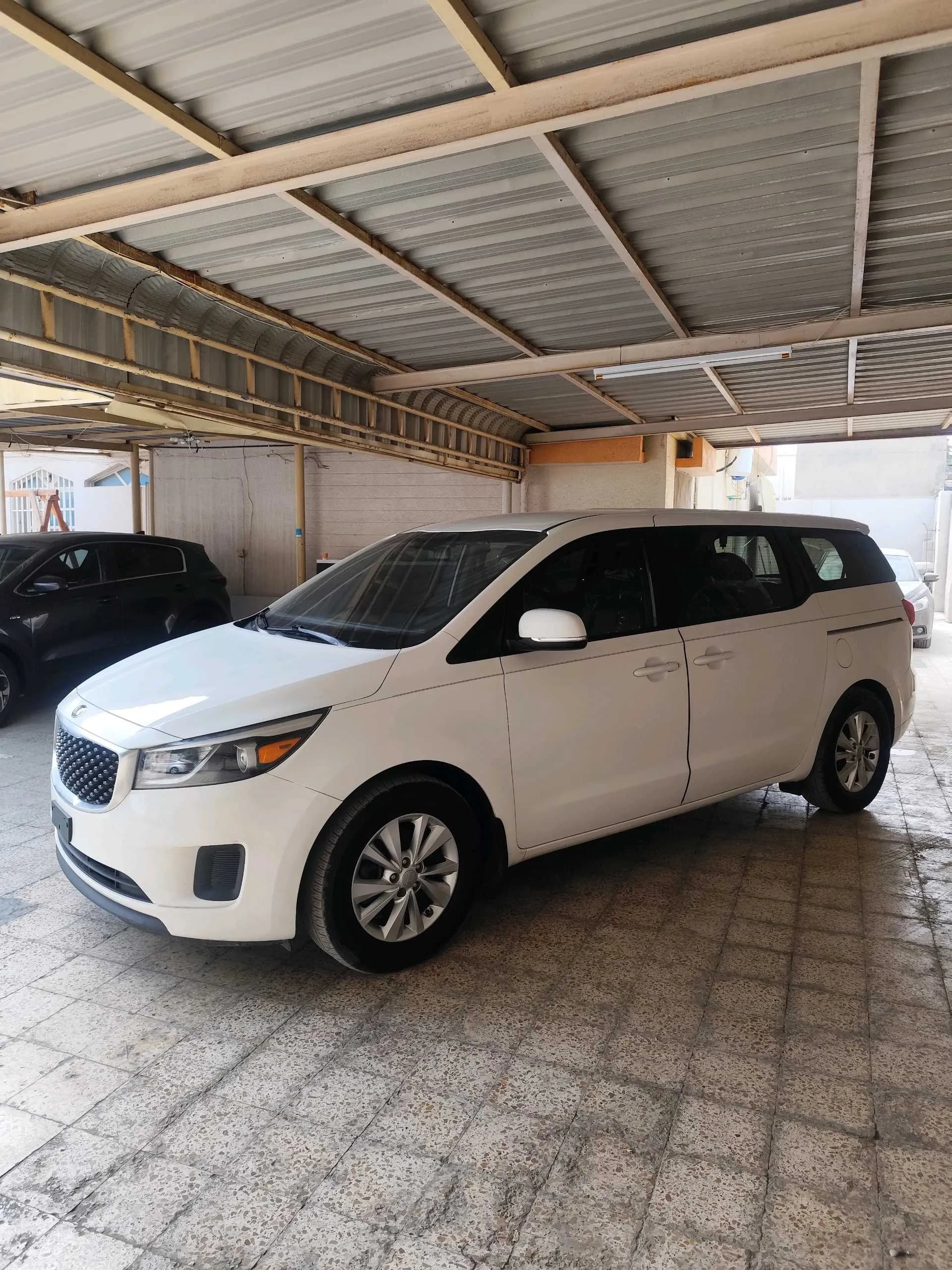 KIA SEDONA 2015 WHITE photo 1