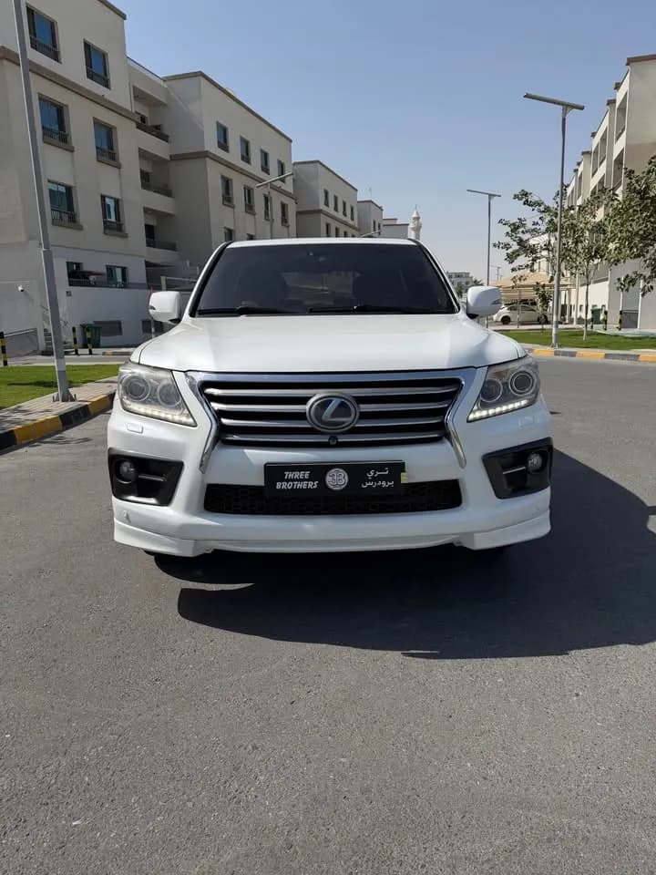 LEXUS 570 photo 1