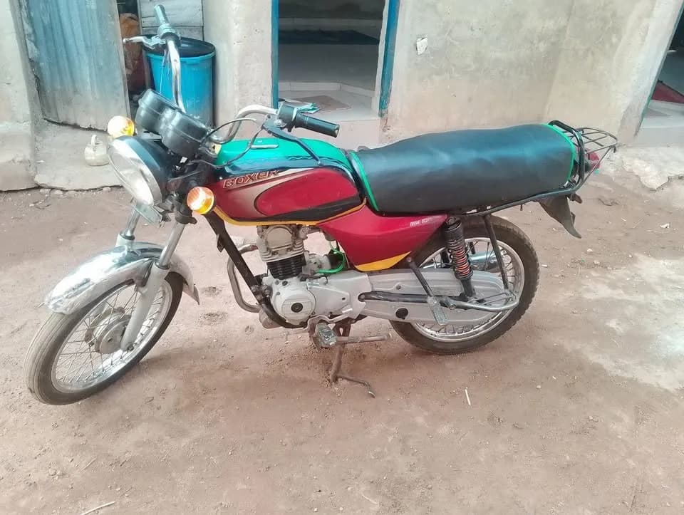 BAJAJ BOXER 2021 photo 1