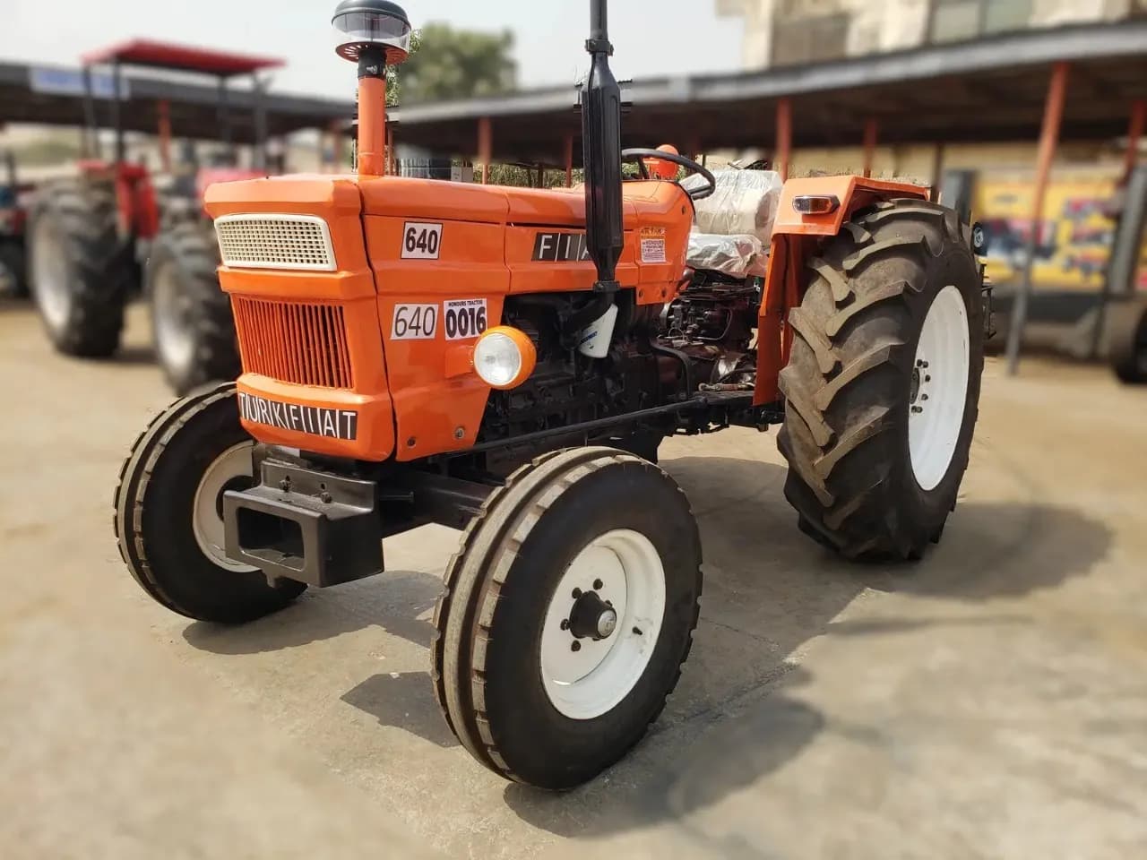 FIAT 640 TRACTOR photo 1