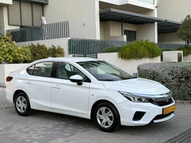 VEHICLE NAME: HONDA CITY, OMAN AGENCY
AGENCY SERVICED
MODEL: 2021
CYLINDER: 4-CYLINDER
EXTERIOR COLOR: WHITE
INTERIOR COLOR: BEIGE
SEAT TYPE: CLOTH
MILEAGE: ONLY 93,000 KM
2 AGENCY KEYS
INSURANCE AND REGISTRATION FOR ONE YEAR
RECORDER TYPE: AGENCY RECORDE