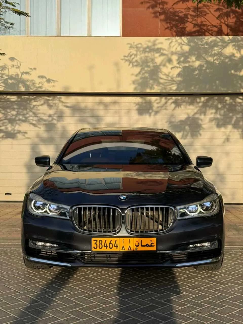 ‎اسم المركبه : بي ام BMW740  LI خليجي وكالة عمان سرفس الوكالة
‏‎موديل:2017
اللون الخارجي :رمادي
‏‎اللون الداخلي :جملي
‎نوع المقاعد:جلد
المسافه المقطوعه :117 ألف كيلو
خليجي / وارد : خليجي وكالة عمان
‏‎مواصفات
•فتحه سقف بنوراما
النقطة العمياء
شاشة الكبيرة
س photo 1