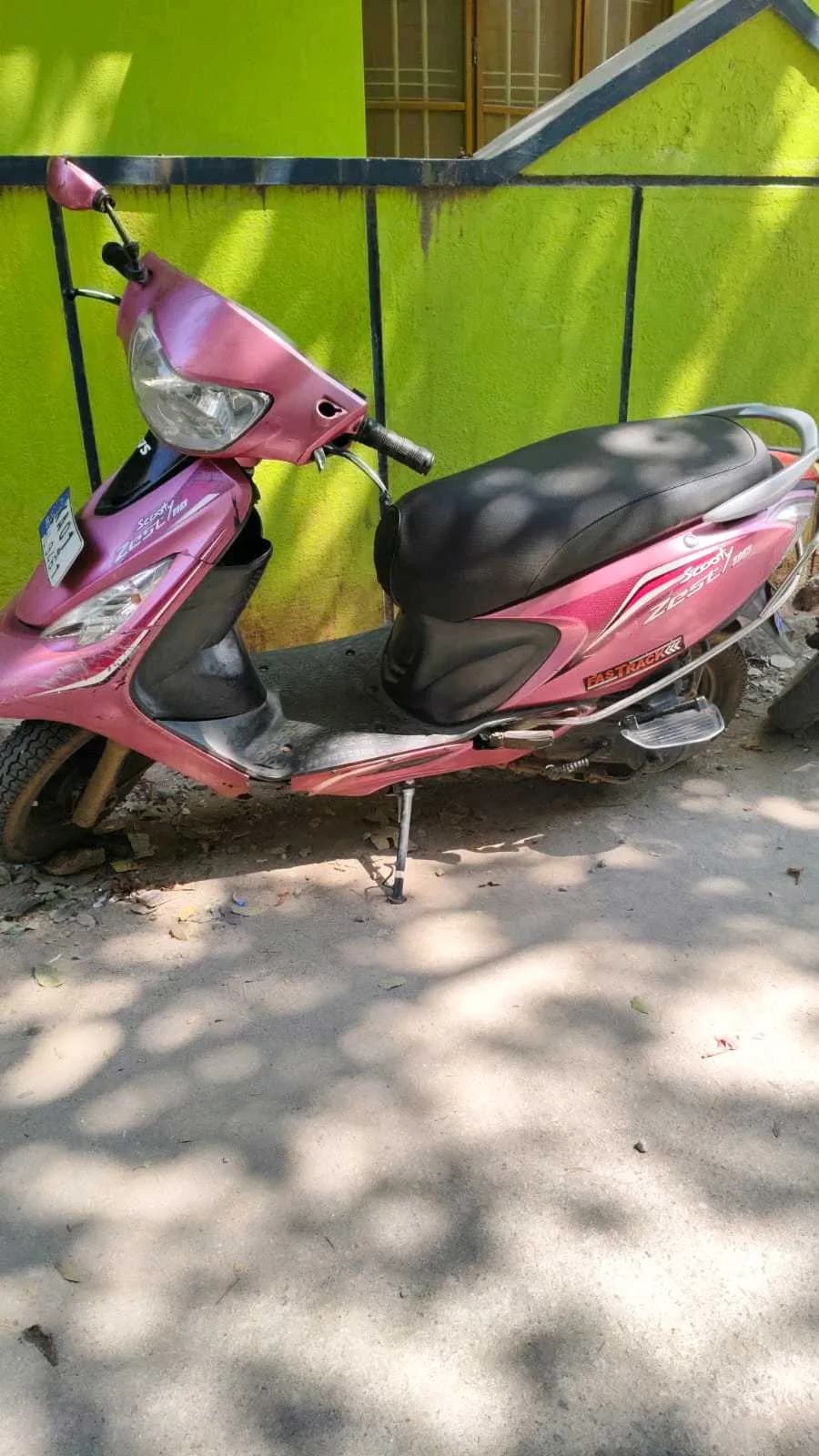 HI I'M SELLING TVS ZEST photo 1