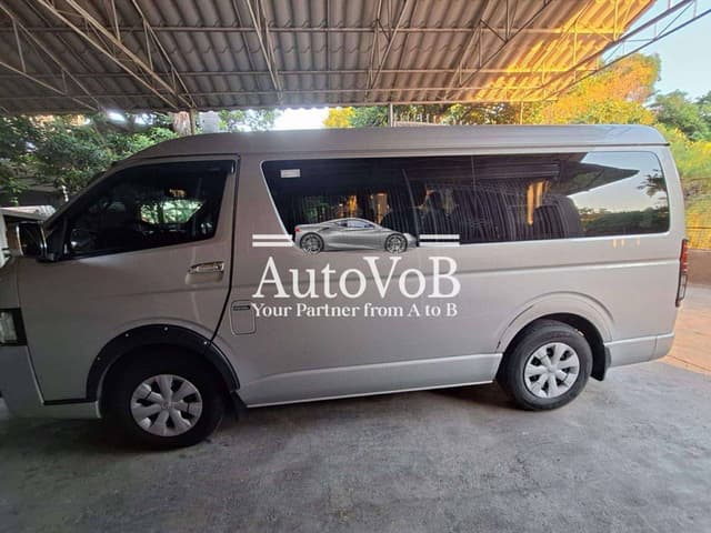 TOYOTA HIACE 3.0