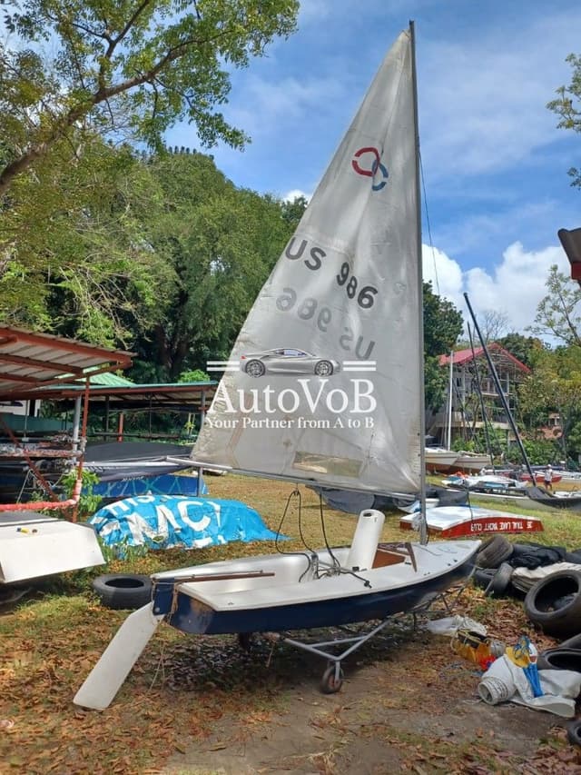 SAILING BOAT