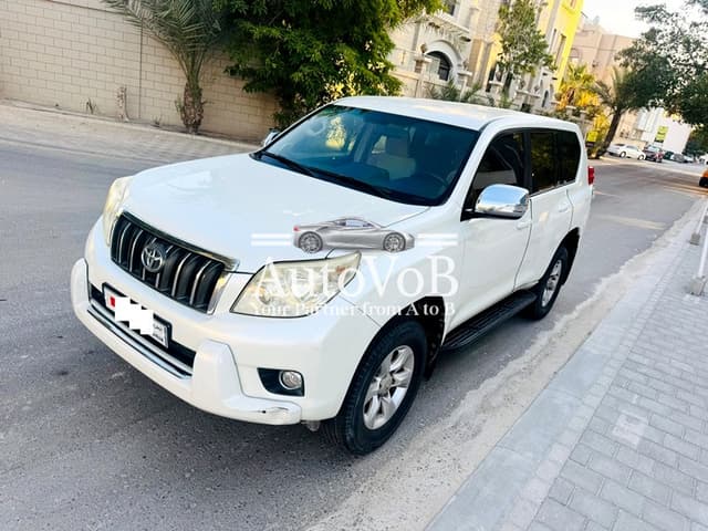 TOYOTA PRADO WHITE MODEL 2013 V4 8 SEAT 4-1