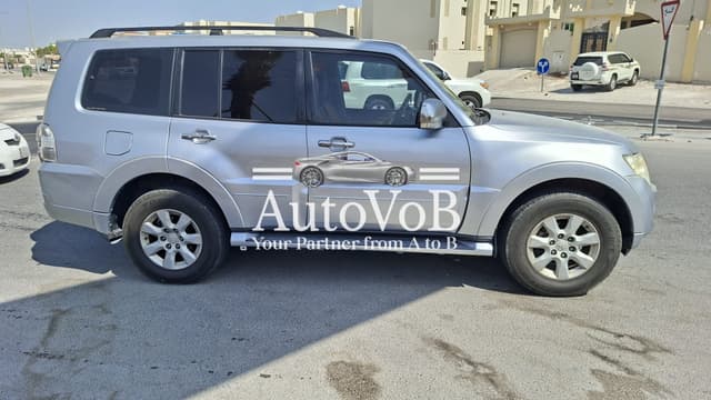 MITSUBISHI PAJERO 2012