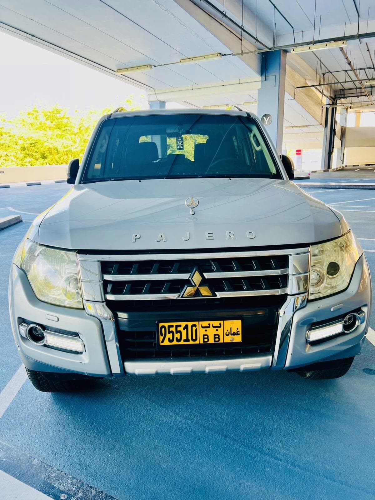 Mitsubishi Pajero GLS 3.8 V6 gold version 2016 model oman car for sell photo 1