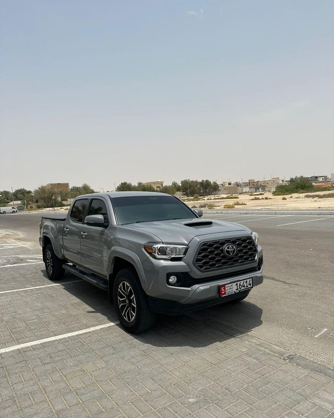 Toyota Tacoma photo 1