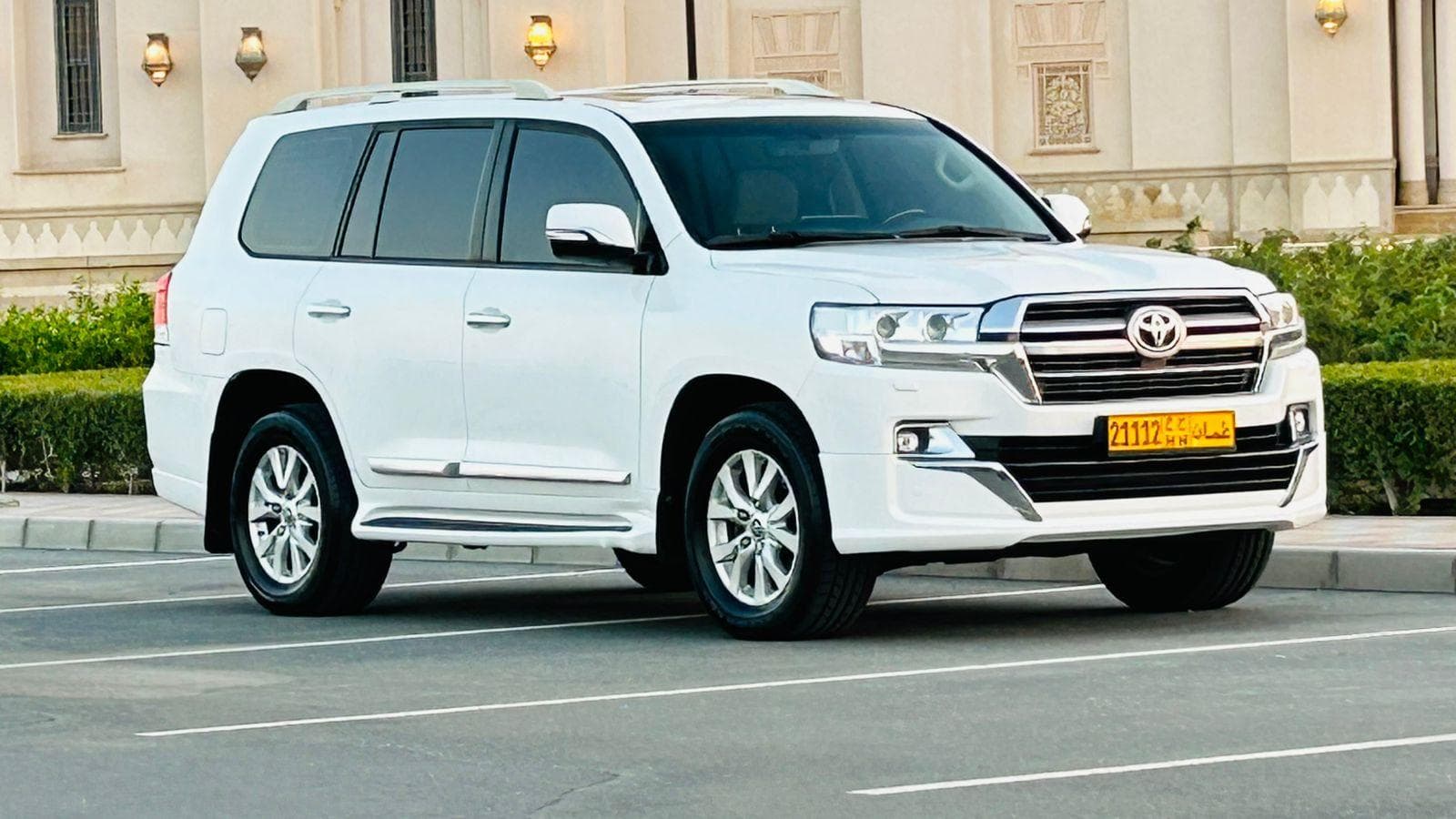 Toyota land cruiser 2020 gcc gxr v8 photo 1