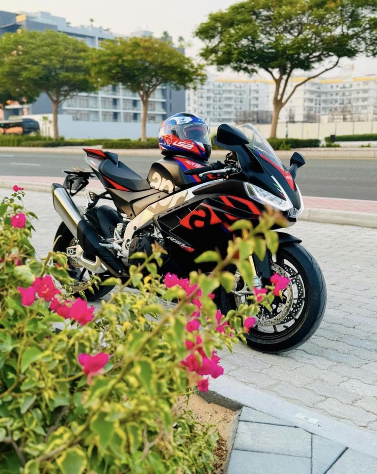 Aprilia RSV4 Factory 2024 - GCC photo 1
