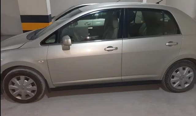 NISSAN TIIDA photo 1