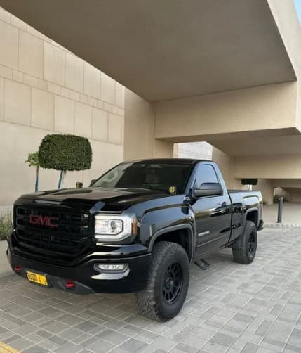 GMC Sierra photo 1