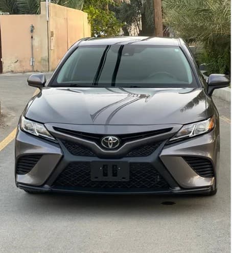Toyota Camry photo 1