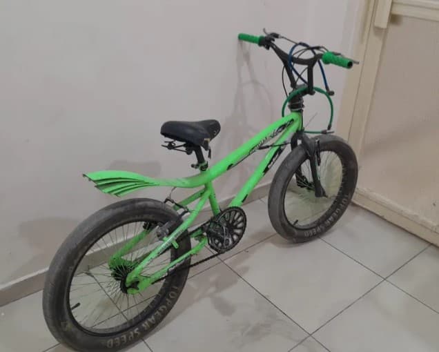 Used bicycle in excellent condition photo 1