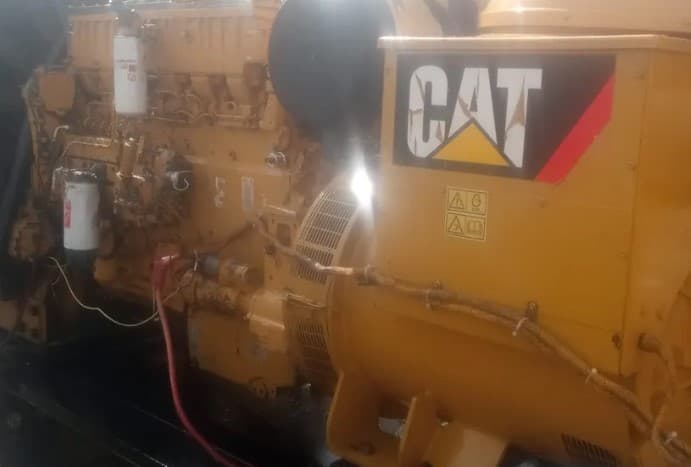 Caterpillar generator photo 1