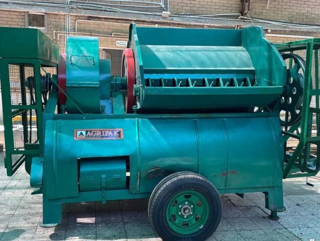 Multi crop Thresher photo 1