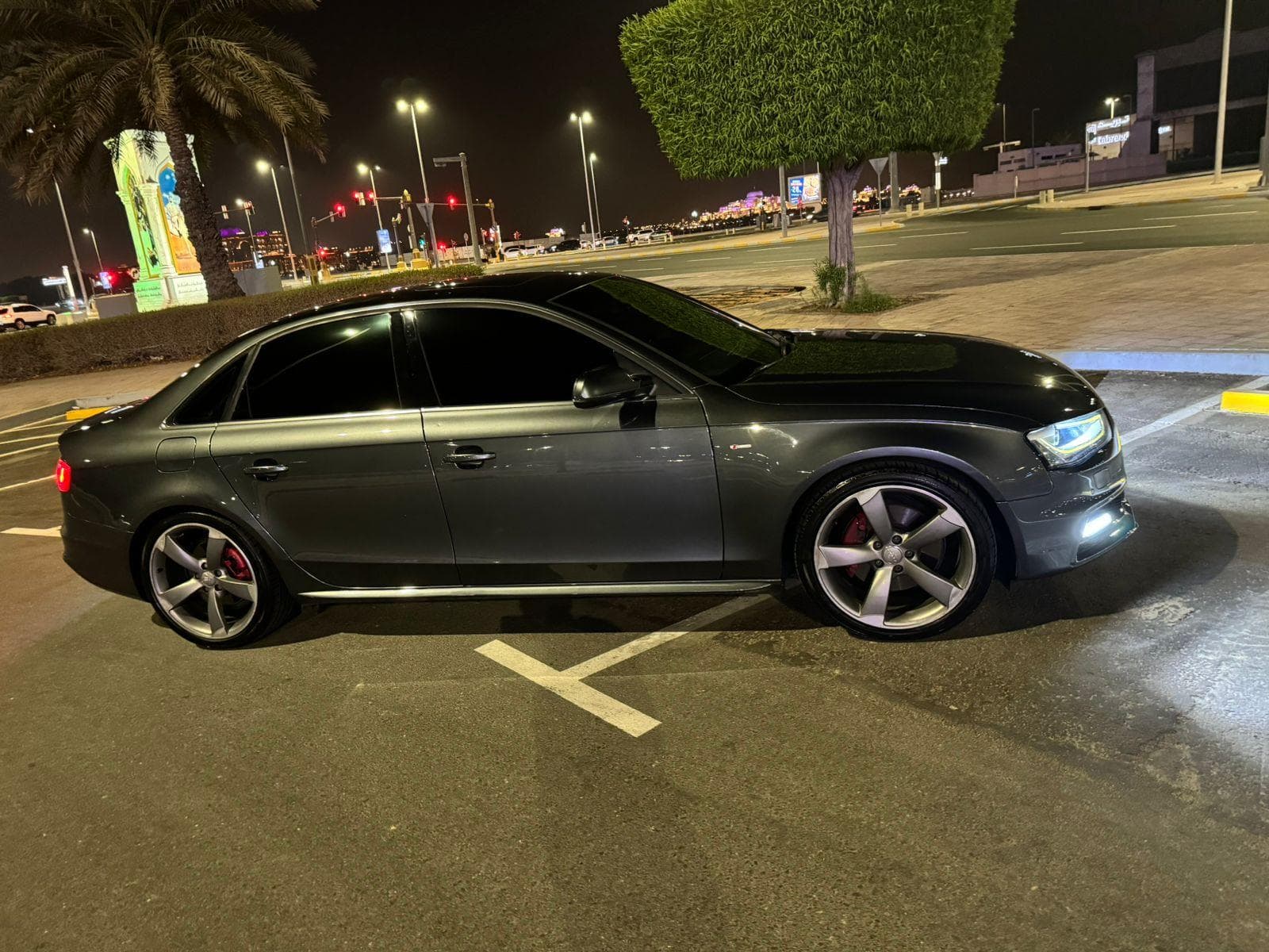AudiA4 S-line photo 1