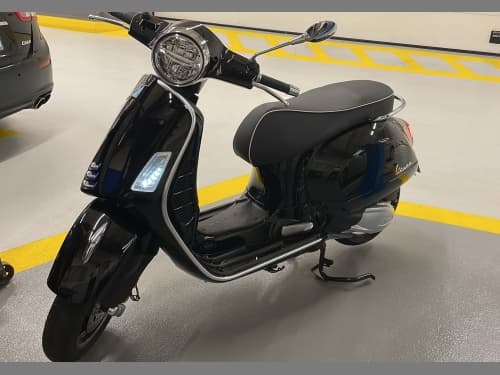 Vespa 300 GTS 2021 Used photo 1