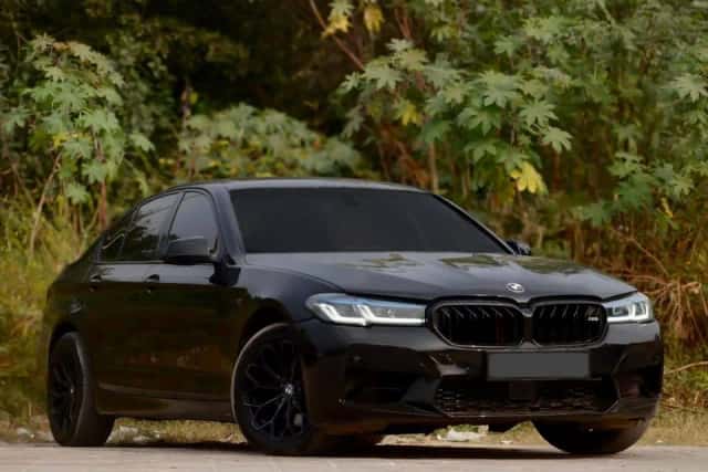 BMW 523I
