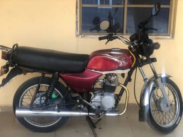 BAJAJ BOXER