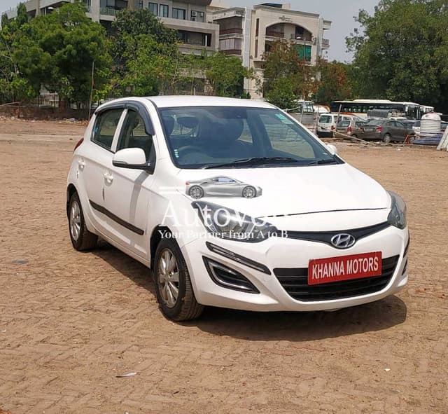 HYUNDAI I20 AVAILABLE FOR SALE AT KAROL BAGH
