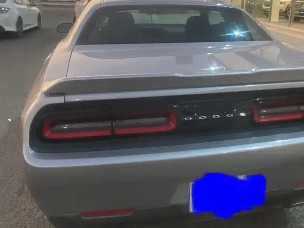 
								Dodge Challenger full									